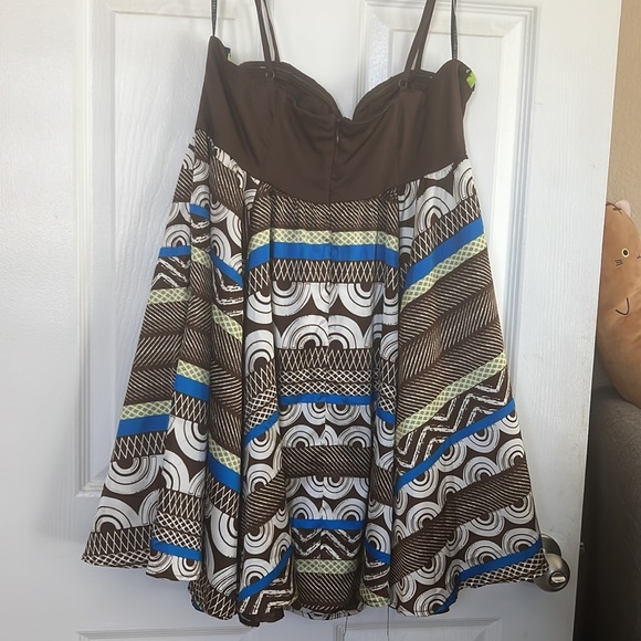 A lovely multi color in brown with touch of blue and green contrast! - Picture 4 of 6